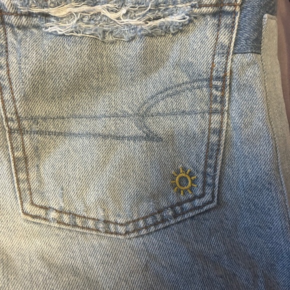 Distressed American Eagle denim shorts - Picture 4 of 6
